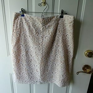 Lace pencil skirt